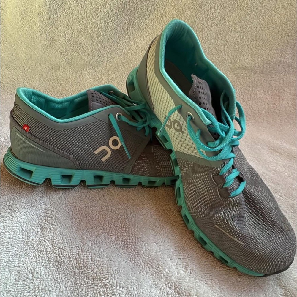 On Cloud Women's Running Sneakers - Size 8